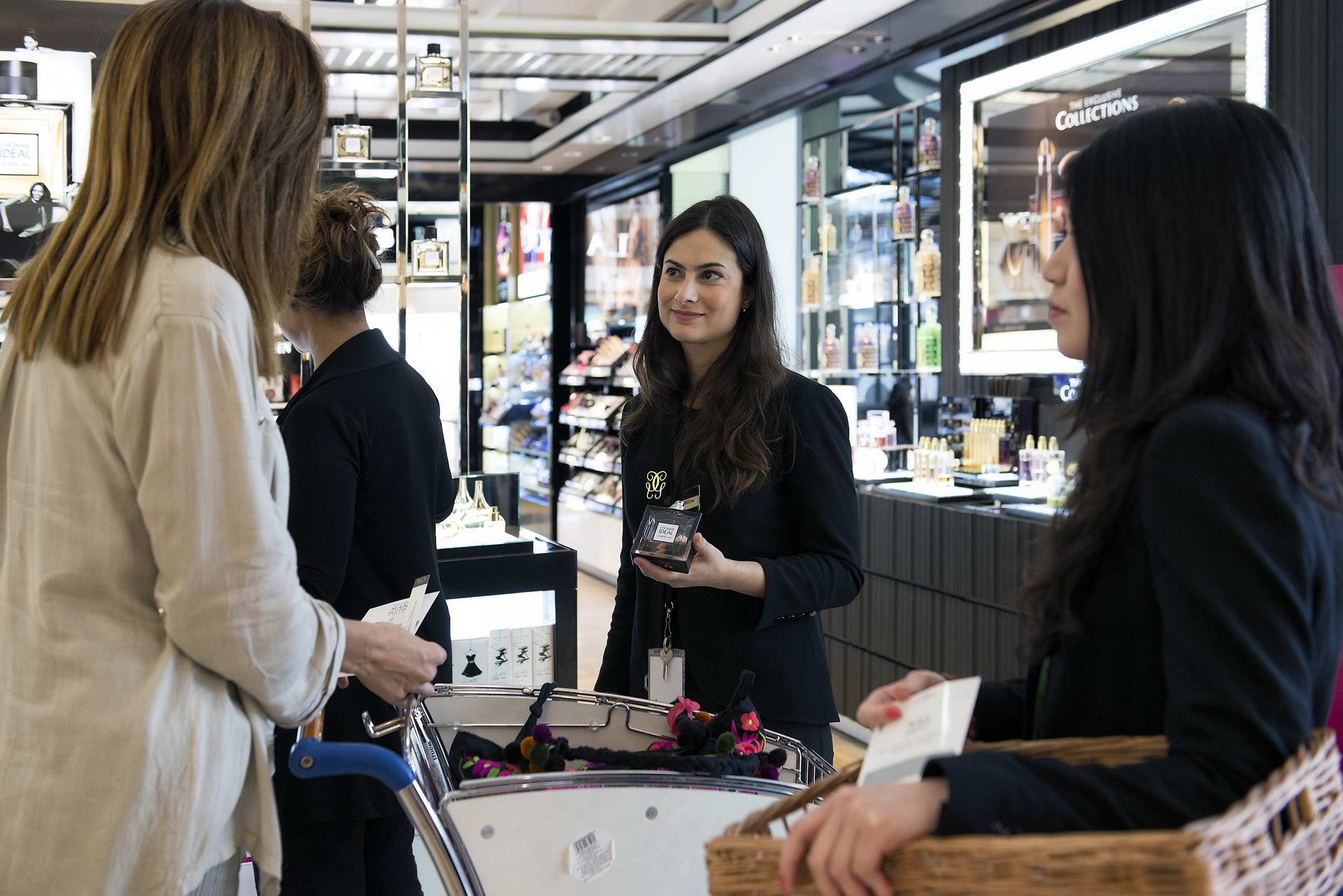 GUERLAIN_animation_CDG 2ES4_0614